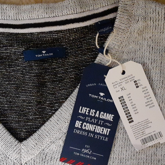 Tom tailor long sleeve v neck sweater w/left chest pocket - Picture 2 of 2